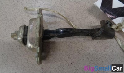 Ограничитель двери передней правой от Kia Shuma 2001-2004